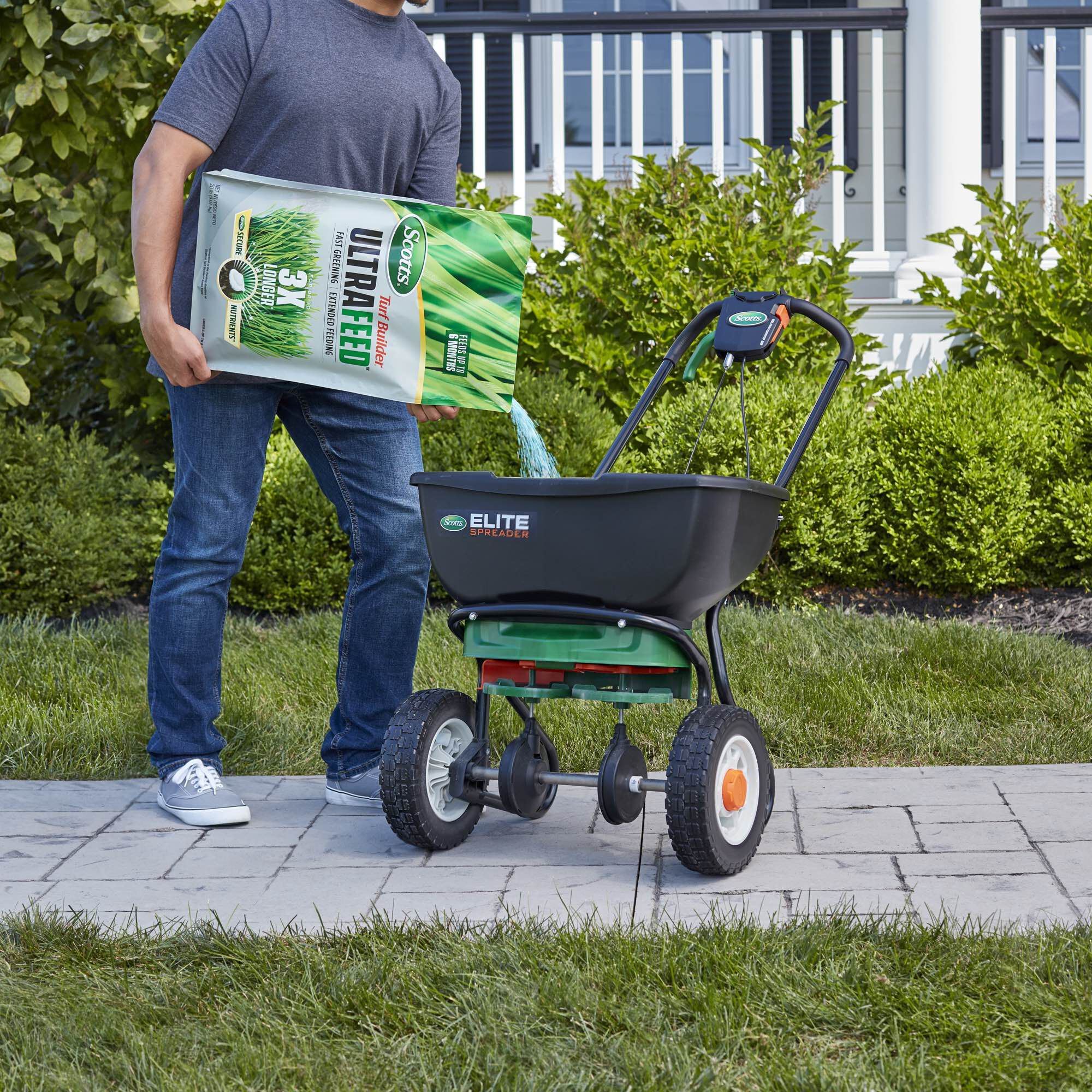 Scotts Turf Builder UltraFeed Scotts