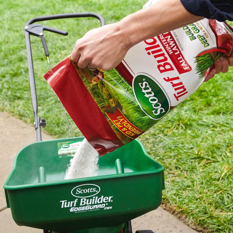 Scotts® Turf Builder® WinterGuard® Fall Lawn Food image number null