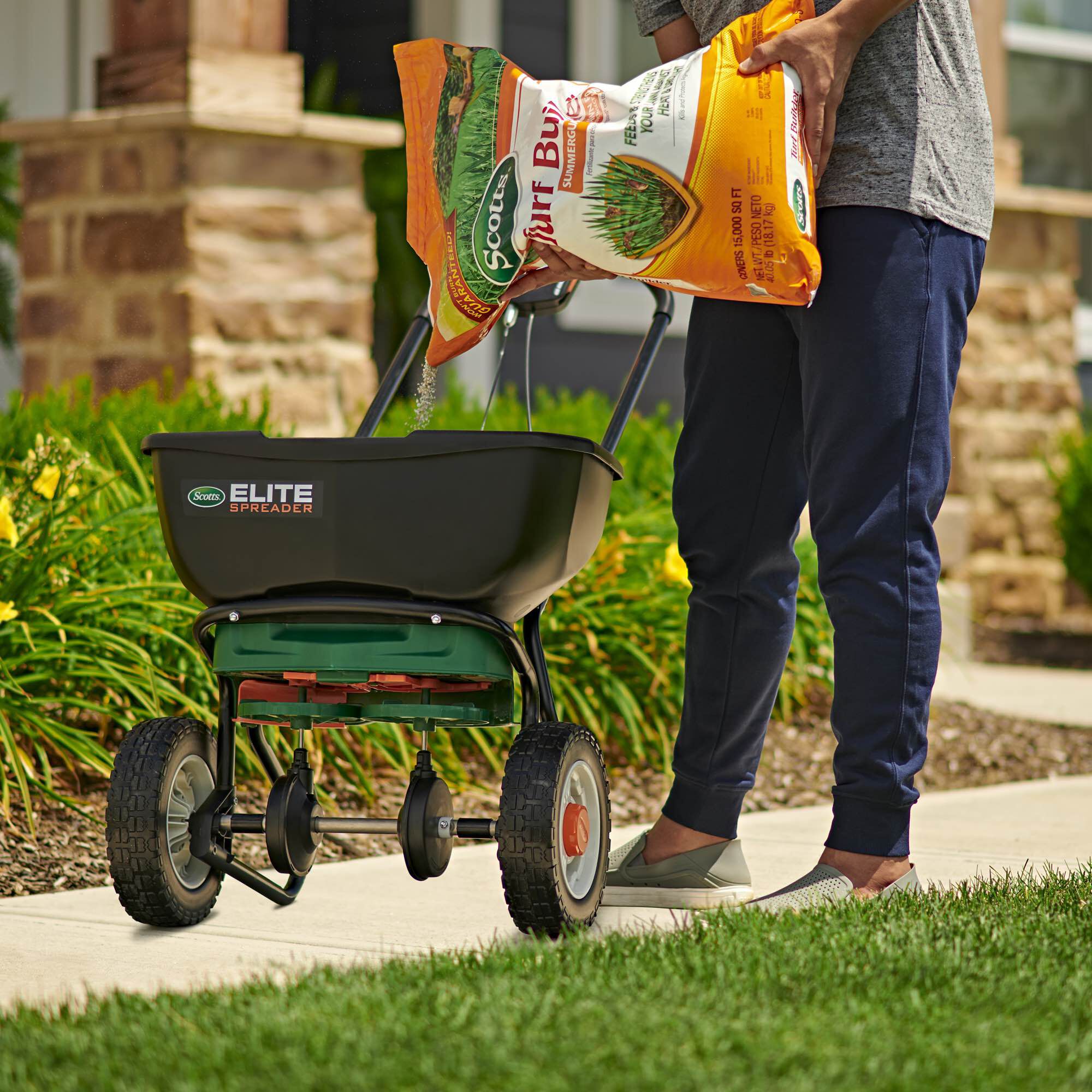 Scotts Turf Builder SummerGuard Lawn Food with Insect Control Scotts