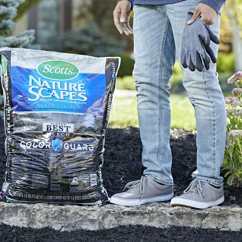 Scotts® Nature Scapes® Color Enhanced Mulch 1.5 cu. ft. image number null