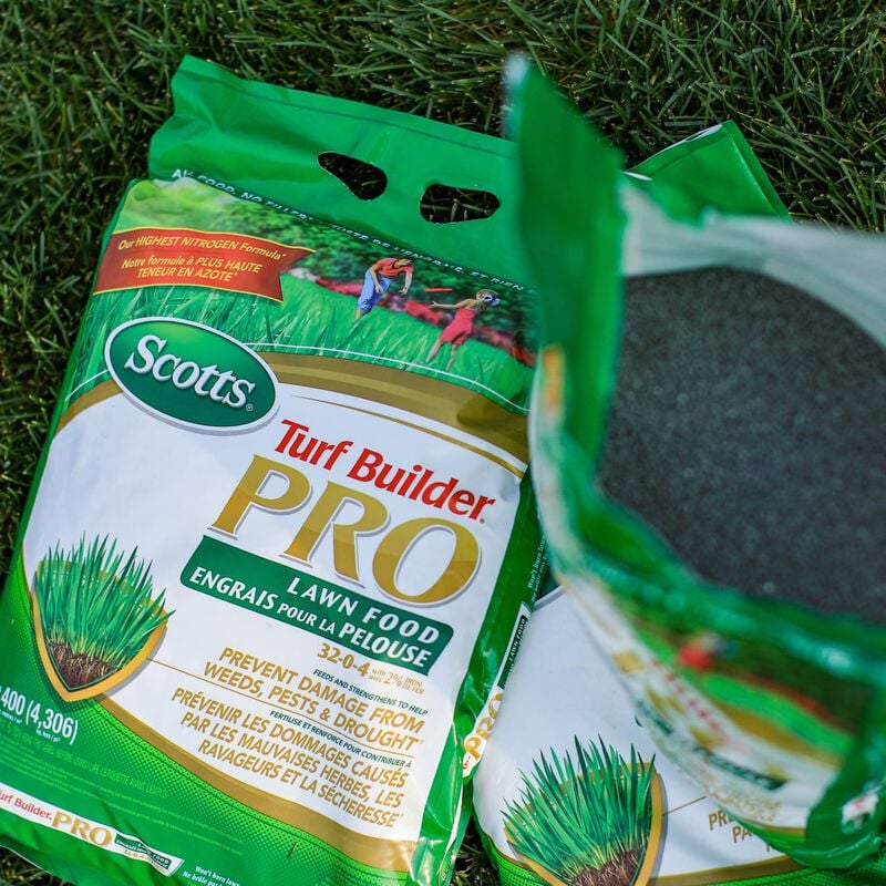 Scotts® Turf Builder® PRO Lawn Food image number null