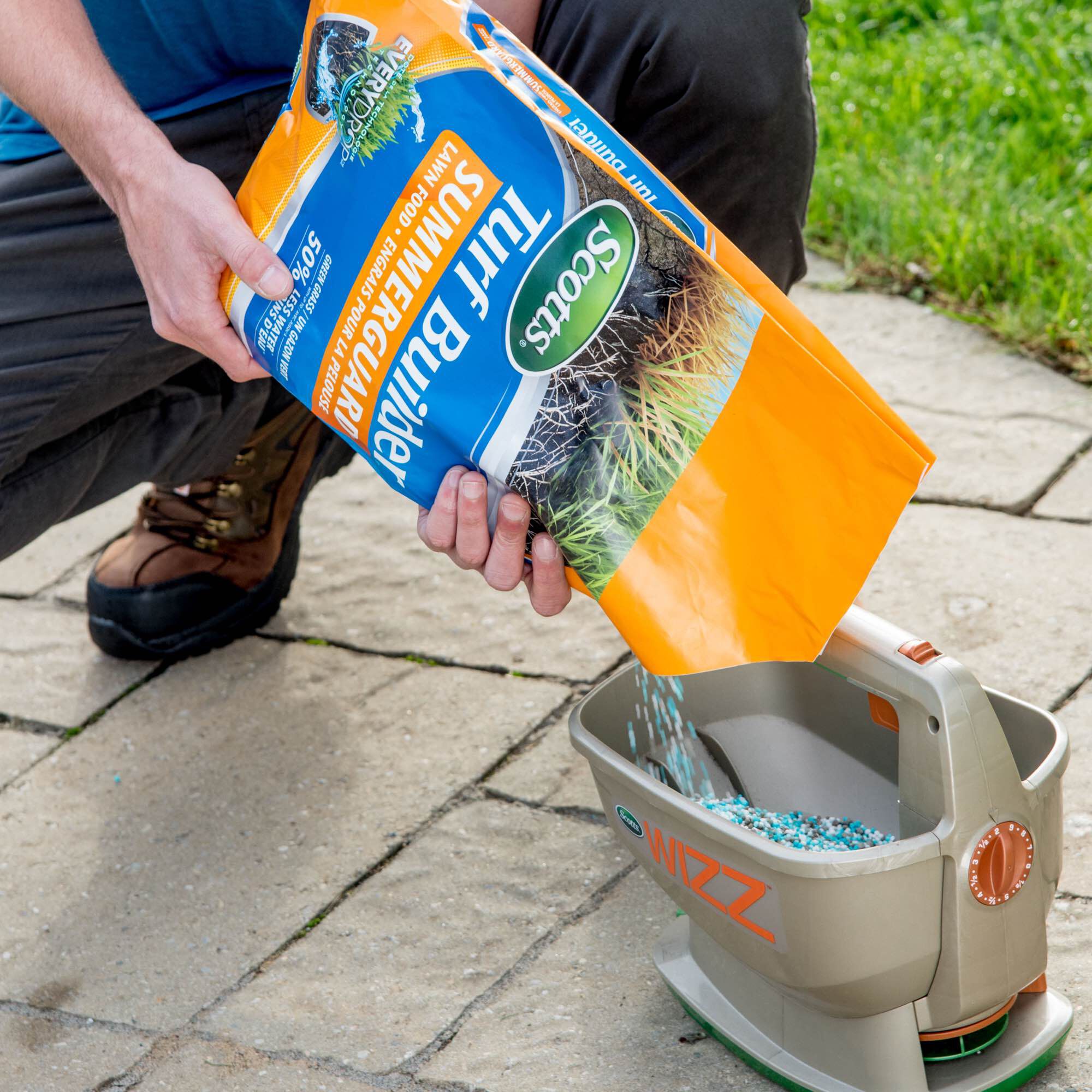 Scotts wizz spreader deals