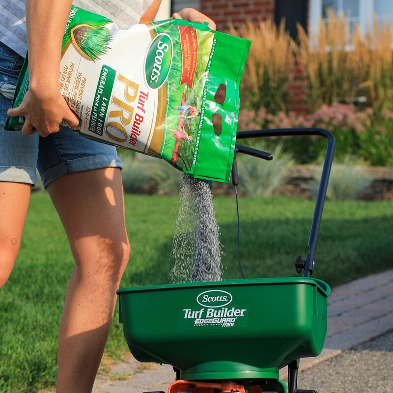 Scotts® Turf Builder® PRO Lawn Food image number null