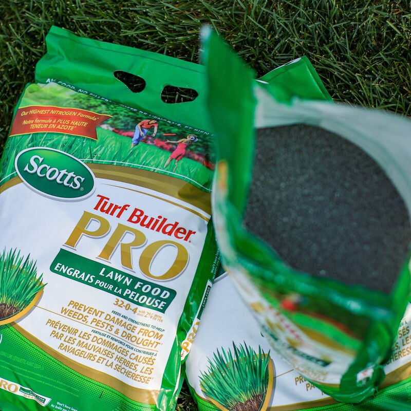 Scotts® Turf Builder® PRO Lawn Food image number null