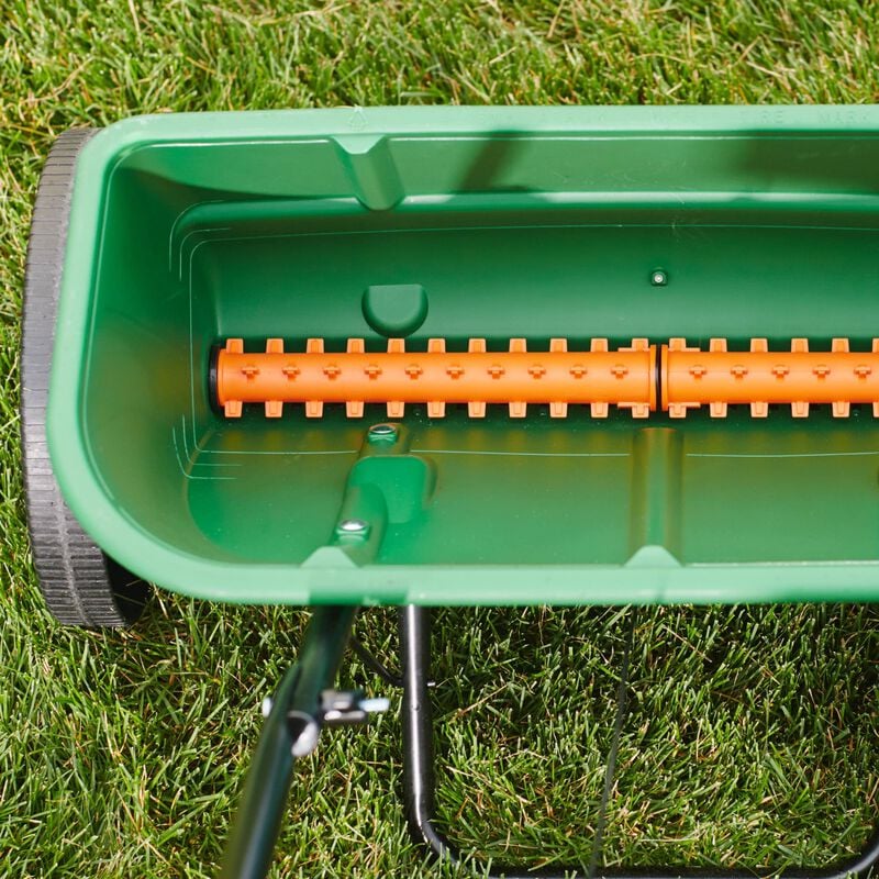 Scotts® Turf Builder® Classic® Drop Spreader image number null