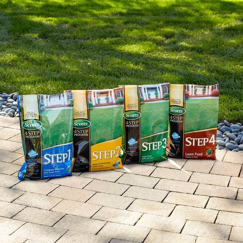 Scotts® STEP® 3 Lawn Food with 2% Iron image number null