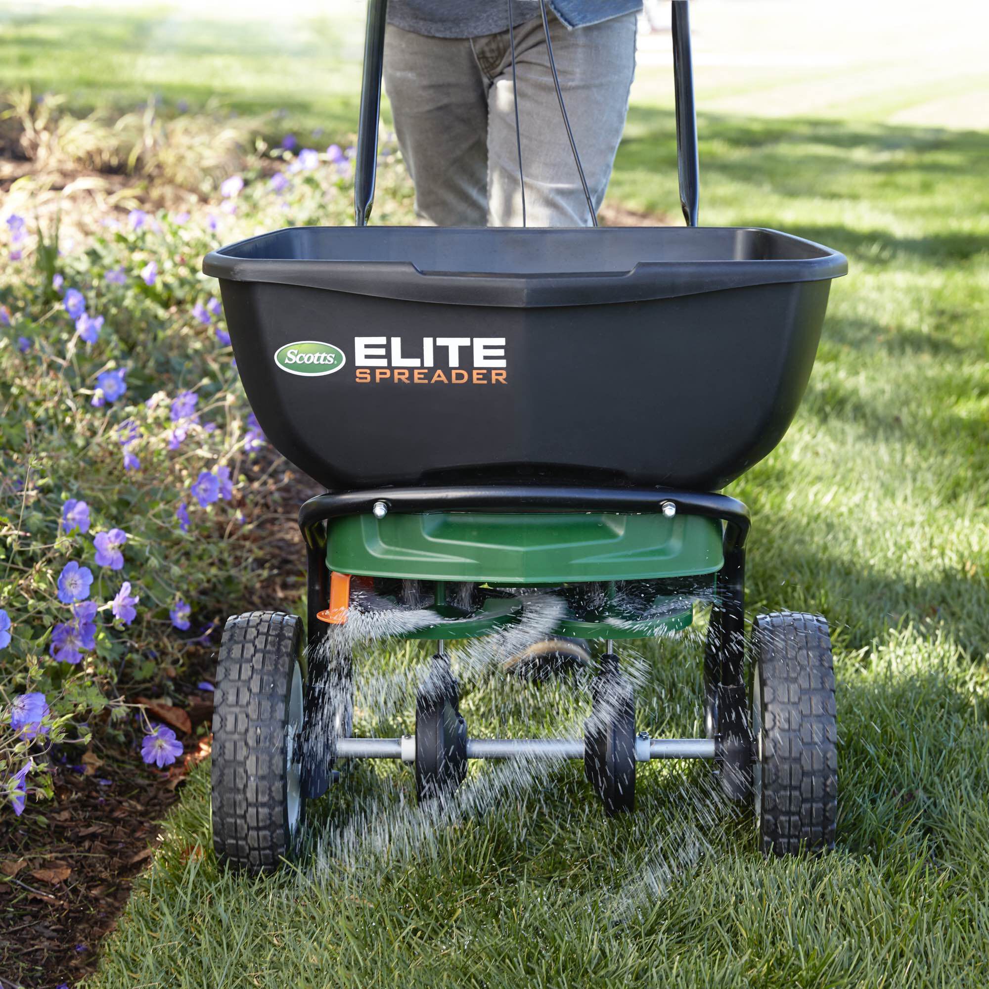 Scotts Elite Spreader Scotts